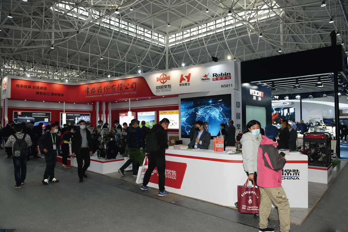 图为公司在国际农机展的产品展台场景_副本.jpg